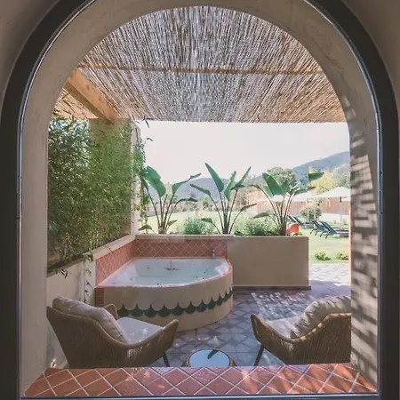 מלון Turunc House *