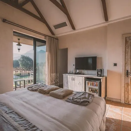 Hotel Turunc House
