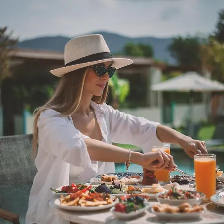 Turunc House מלון