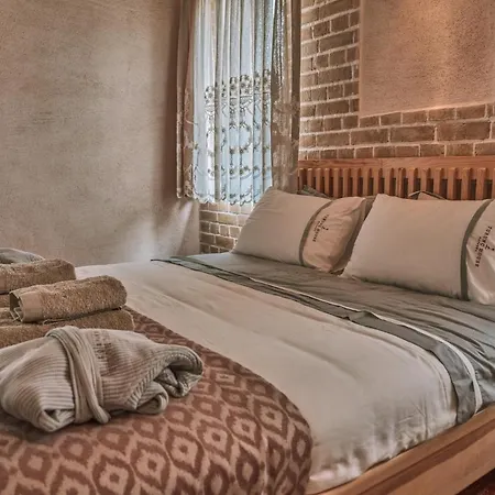 Turunc House מלון *